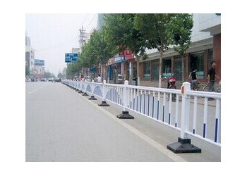 防城港道路護欄市政隔離欄批發(fā)價