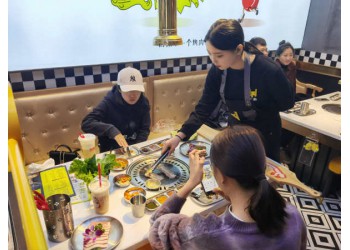 自主創(chuàng)業(yè)做什么好?西傲韓式烤肉帶你實(shí)力創(chuàng)收