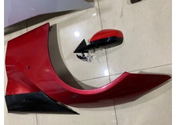 法拉利F12葉子板 倒車鏡 雨刮水壺 冷疑器 空氣流量計
