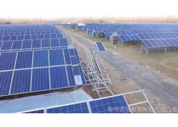 光伏發(fā)電分布式光伏清潔機器人