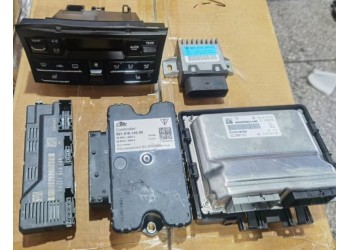 保時捷982電器 空調開關 燃油泵模塊 手剎電腦