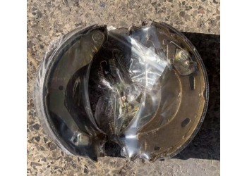 路虎攬勝 發(fā)現(xiàn) 手剎片 三元催化 噴油嘴 節(jié)溫器