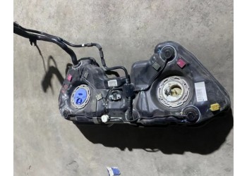 奔馳新款w212油箱 起動機 油底殼 氧傳感器