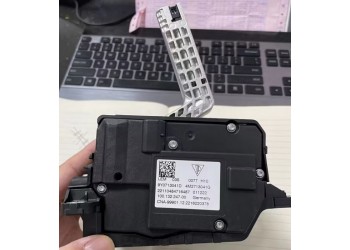保時捷9YA掛擋機(jī)構(gòu) 倒車鏡 雨刮連動桿 冷疑器
