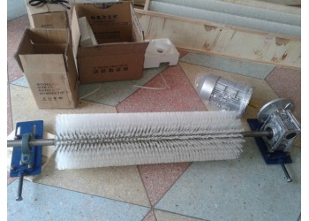 烏蘭B1200電動(dòng)滾刷式清掃器